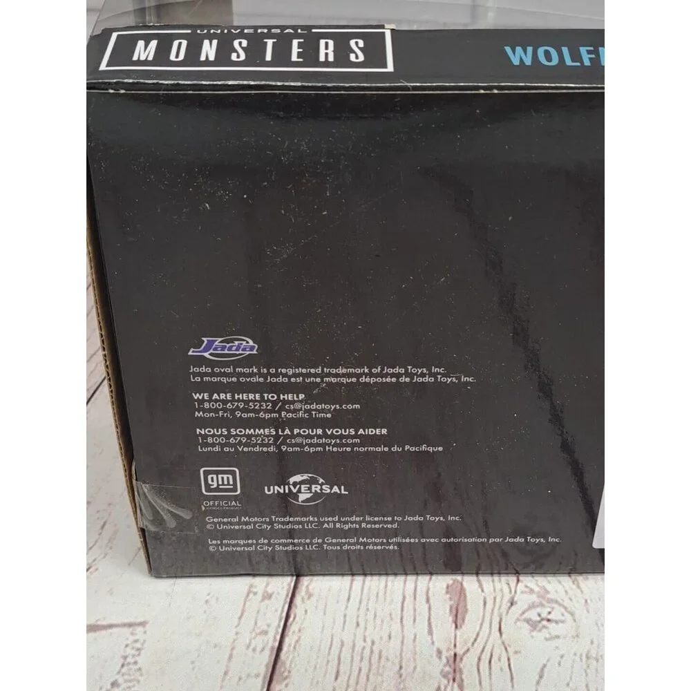 Universal Monsters Wolfman & 1957 Chevrolet Corvette Die-Cast Car & Figurine Col